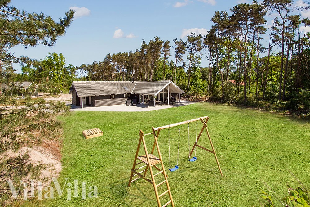 Sommarhus nära Snogebæk på Solskensön Bornholm inbjuder till avkopplande välmående och roliga aktiviteter för hela familjen.